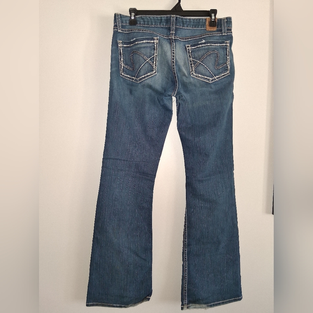 BKE Women's Faded Blue Jeans - Picture 2 of 11